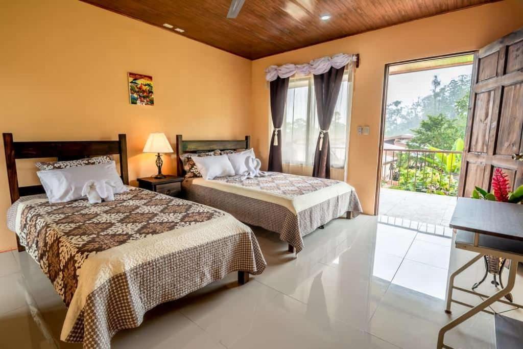 Aunty Arenal Lodge La Fortuna Eksteriør billede
