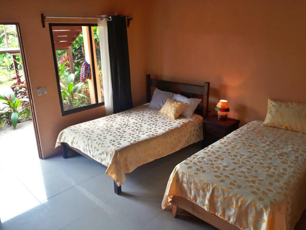 Aunty Arenal Lodge La Fortuna Værelse billede